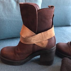 Genuine leather stylish high quailty boots NWOT